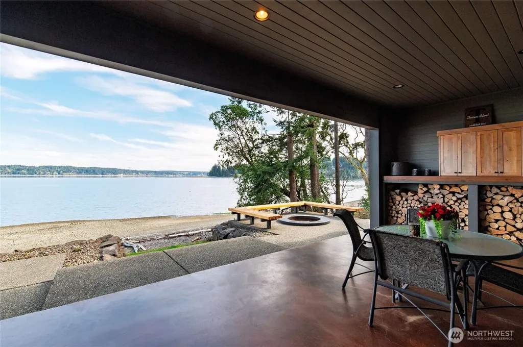630 E Treasure Island Drive Allyn WA 98524