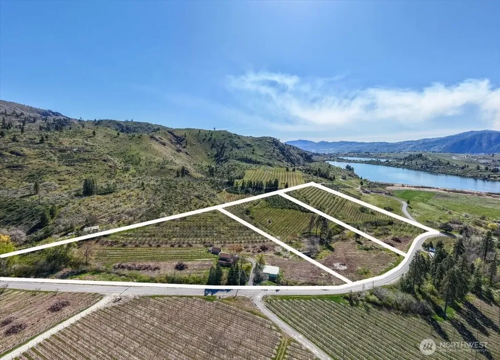 1 Borealis Lane Manson WA 98831