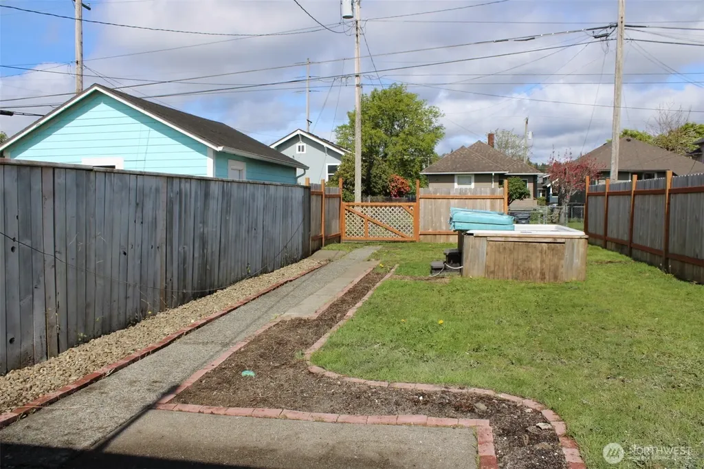 616 W 1st Street Aberdeen WA 98520