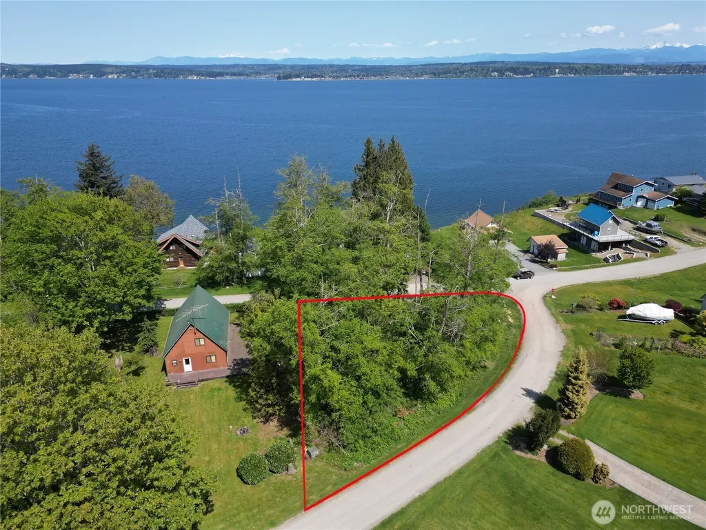 54 Saratoga Drive Hat Island WA 98206