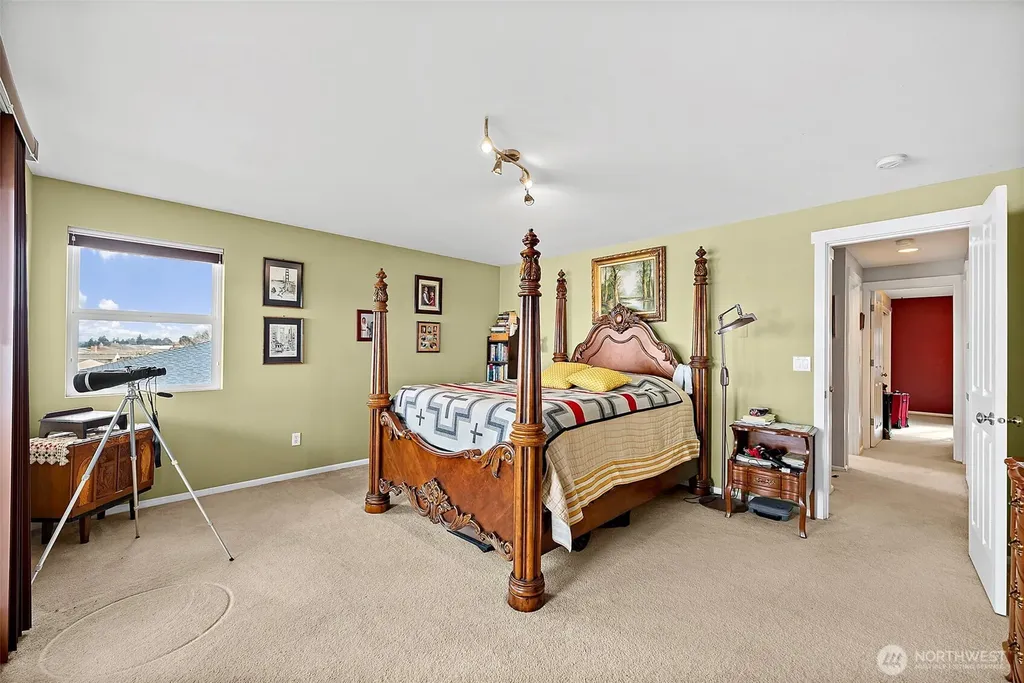 7606 19th Street W Tacoma WA 98466
