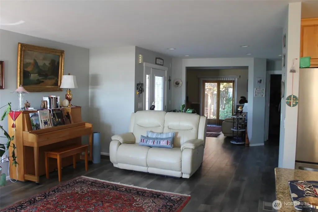 7606 19th Street W Tacoma WA 98466