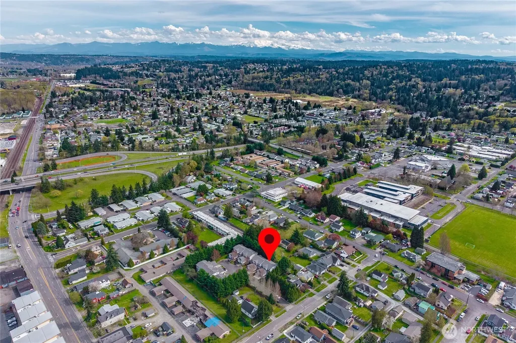 333 5th Street SE Puyallup WA 98372