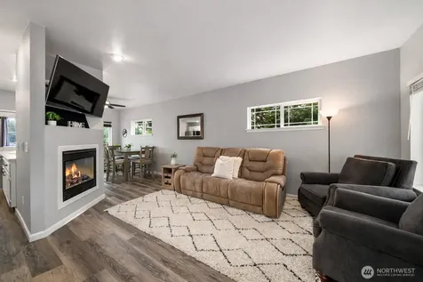 333 5th Street SE Puyallup WA 98372
