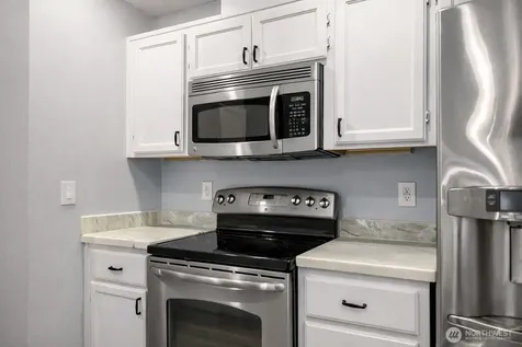 333 5th Street SE Puyallup WA 98372