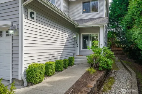 333 5th Street SE Puyallup WA 98372
