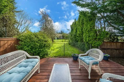 333 5th Street SE Puyallup WA 98372