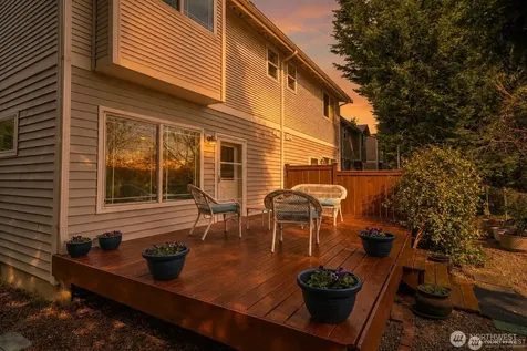 333 5th Street SE Puyallup WA 98372