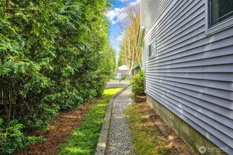 333 5th Street SE Puyallup WA 98372