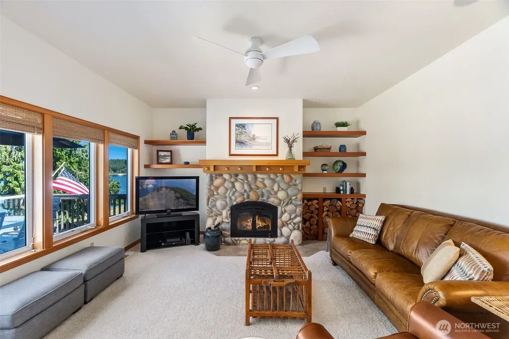 9941 Mariner Drive NW Olympia WA 98502