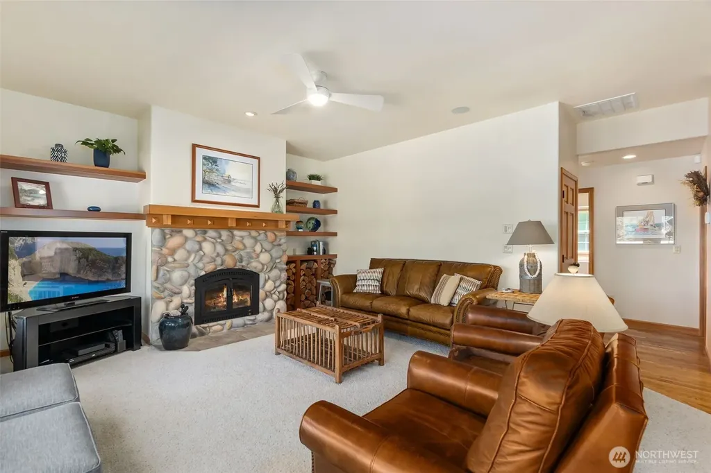 9941 Mariner Drive NW Olympia WA 98502