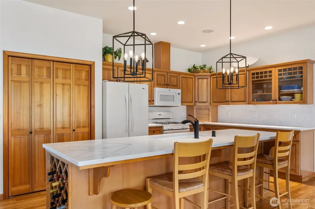 9941 Mariner Drive NW Olympia WA 98502