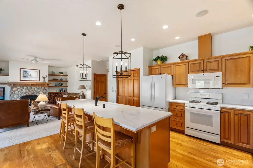 9941 Mariner Drive NW Olympia WA 98502