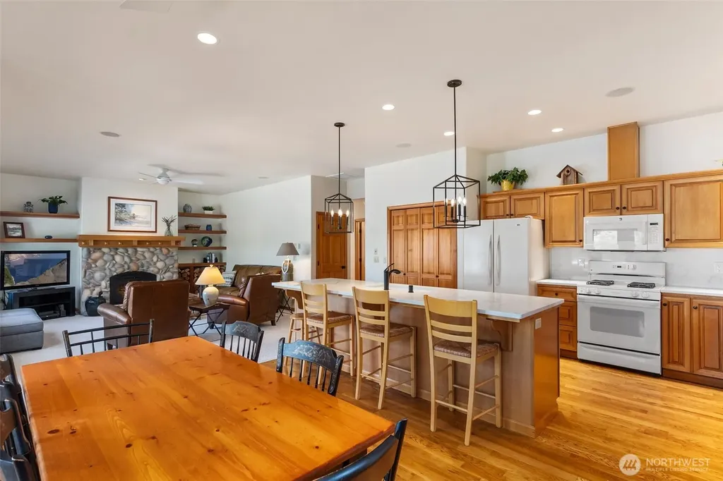 9941 Mariner Drive NW Olympia WA 98502