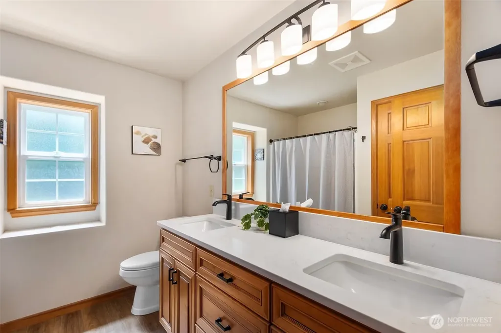 9941 Mariner Drive NW Olympia WA 98502