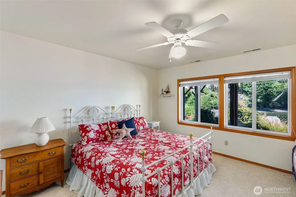 9941 Mariner Drive NW Olympia WA 98502