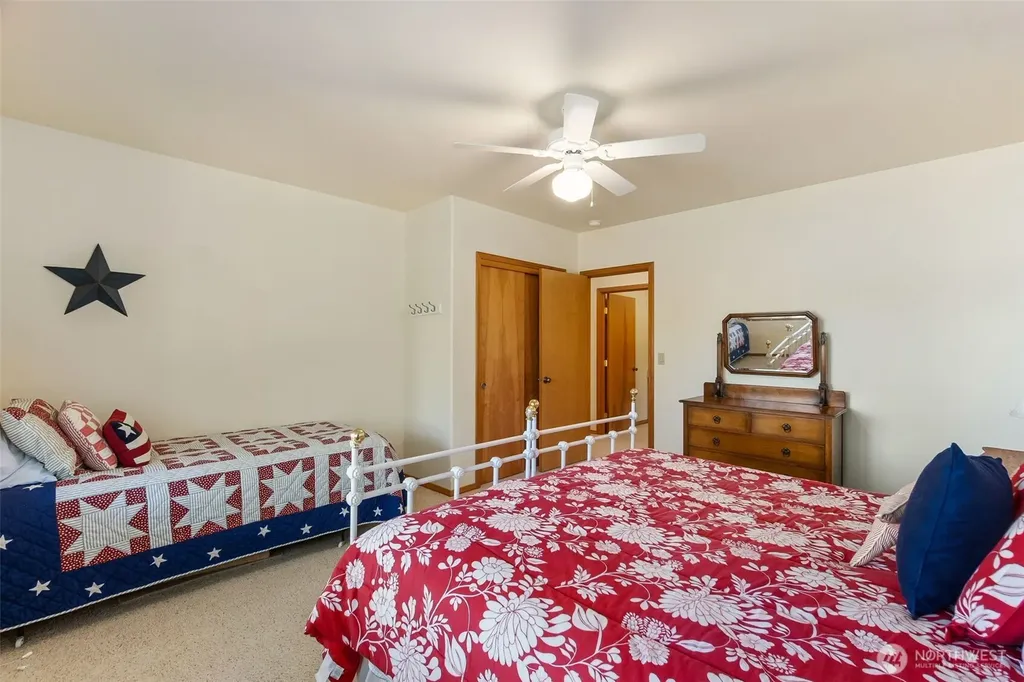 9941 Mariner Drive NW Olympia WA 98502