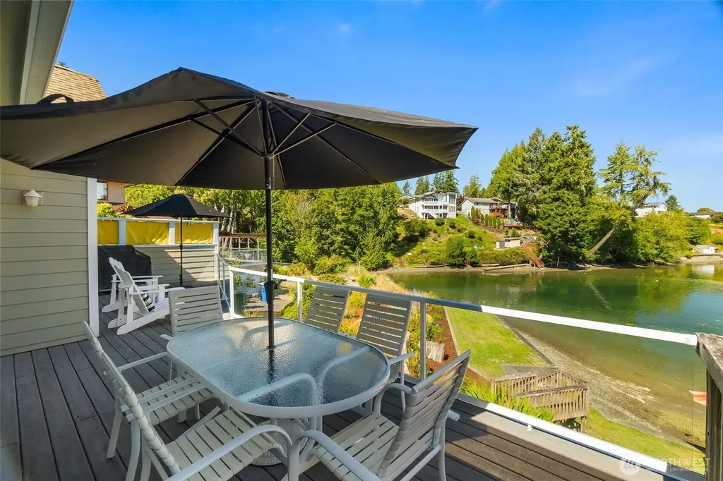 9941 Mariner Drive NW Olympia WA 98502