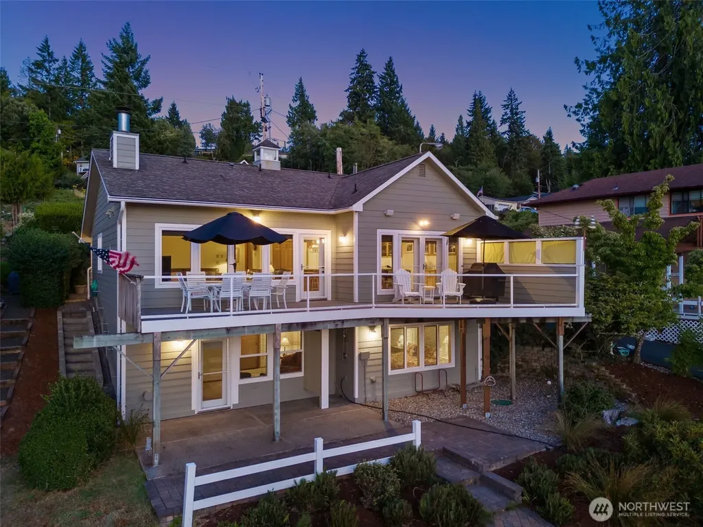 9941 Mariner Drive NW Olympia WA 98502