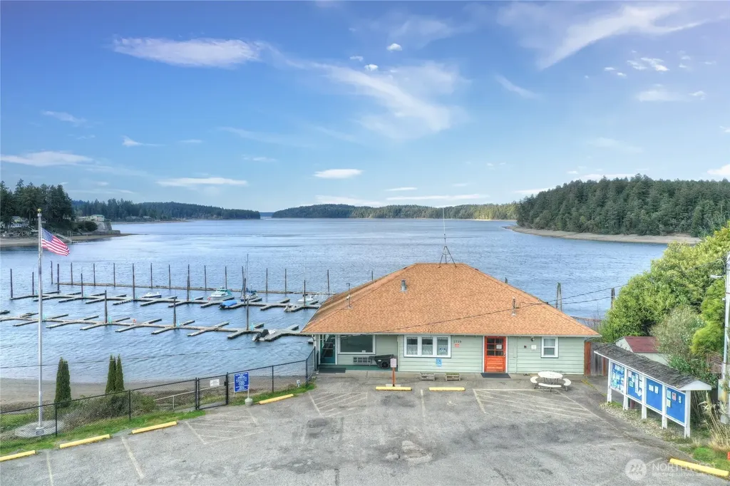 9941 Mariner Drive NW Olympia WA 98502