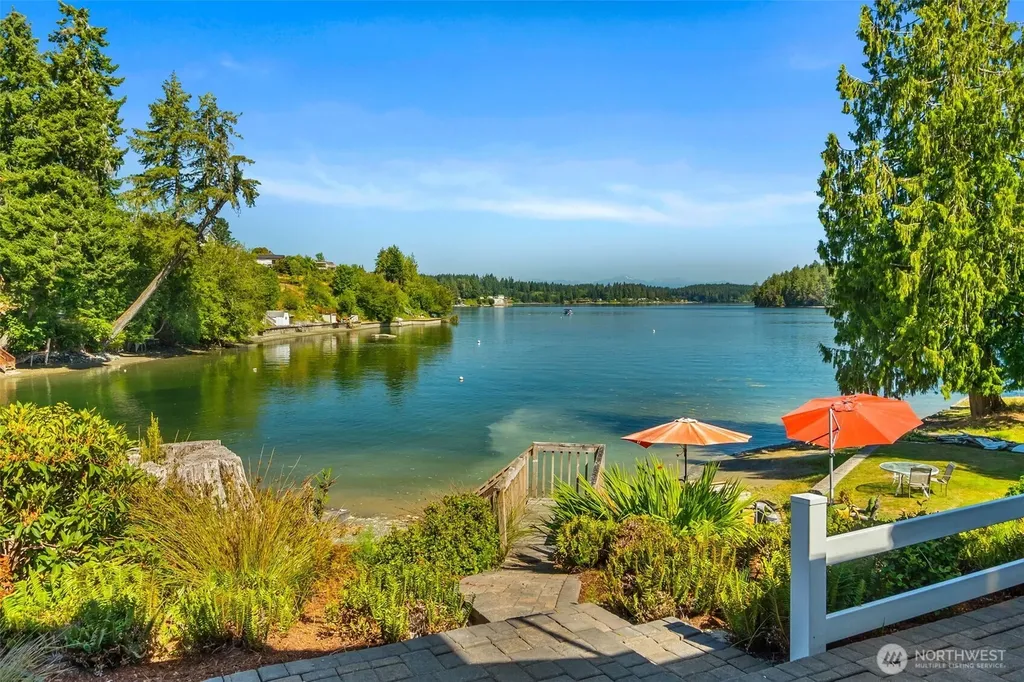 9941 Mariner Drive NW Olympia WA 98502