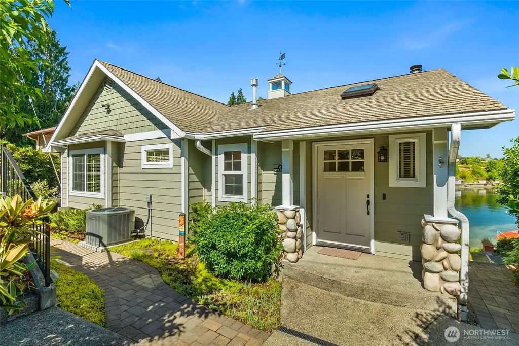 9941 Mariner Drive NW Olympia WA 98502