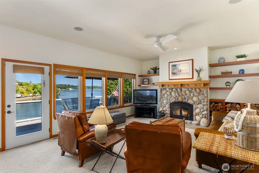 9941 Mariner Drive NW Olympia WA 98502