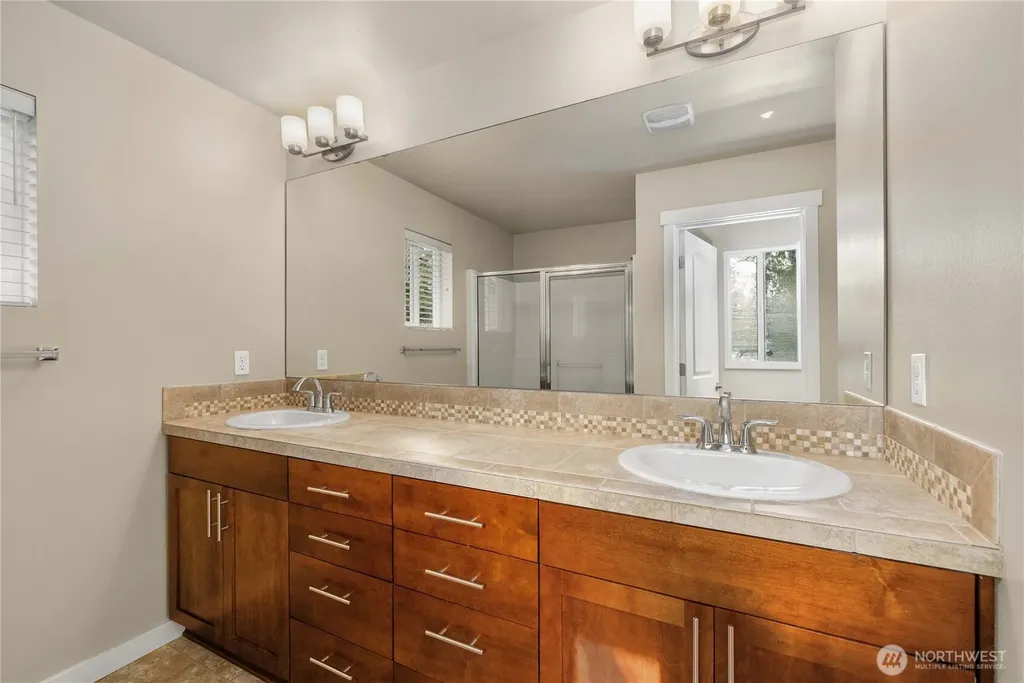 6225 Wesley Place SE Auburn WA 98092