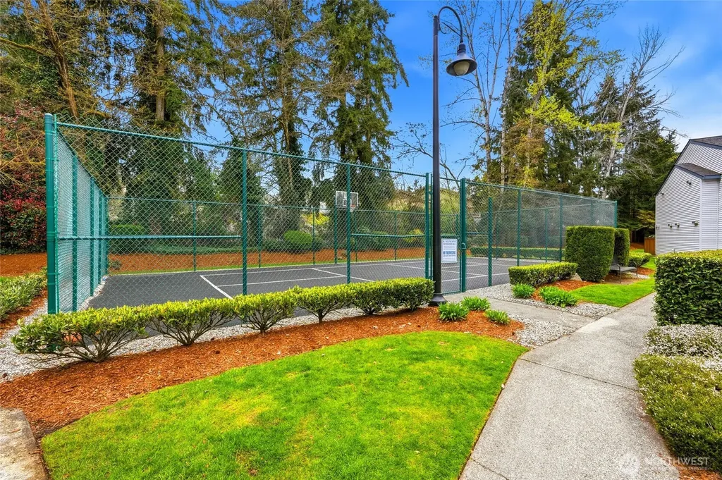12720 NE 10th Place Bellevue WA 98005