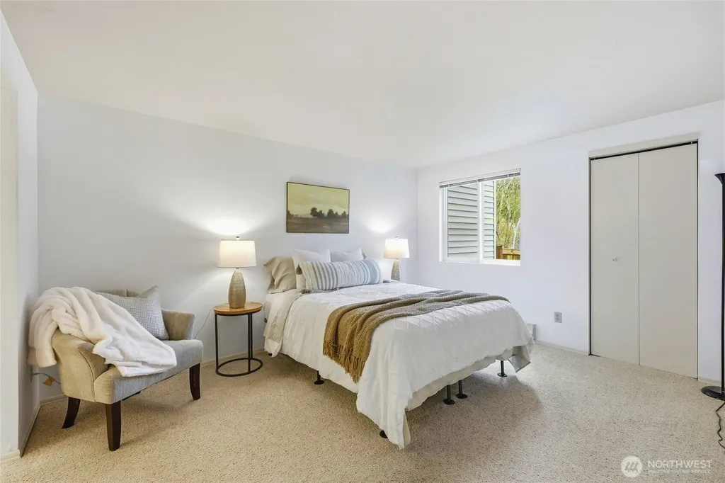 12720 NE 10th Place Bellevue WA 98005