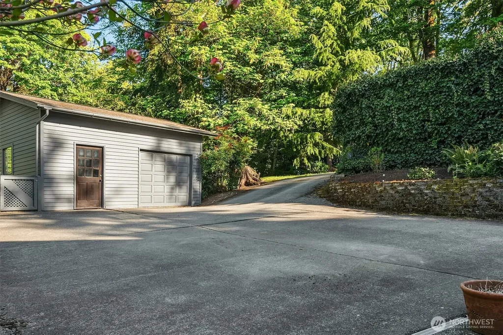 10153 SW 263rd Street Vashon WA 98070