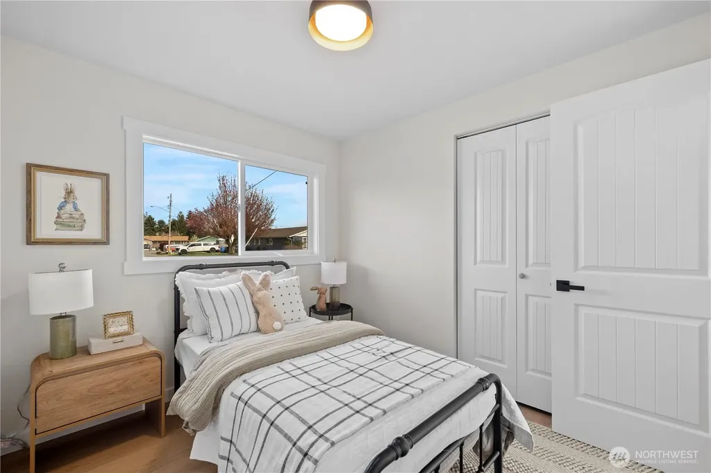 1308 18th Street NW Puyallup WA 98371