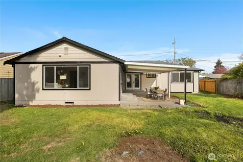 1308 18th Street NW Puyallup WA 98371