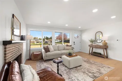 1308 18th Street NW Puyallup WA 98371
