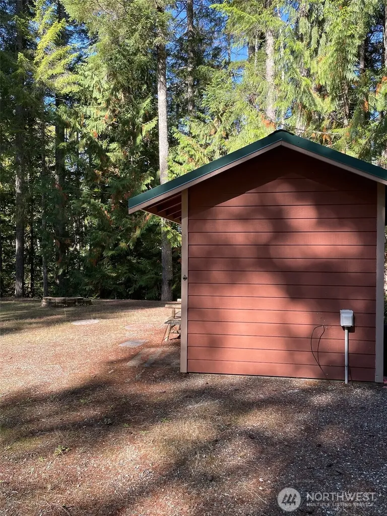 20 Oxbow Place Hoodsport WA 98548