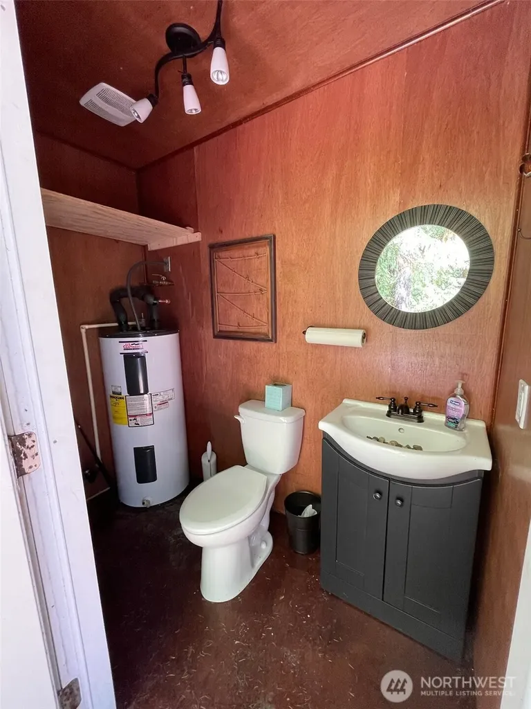 20 Oxbow Place Hoodsport WA 98548