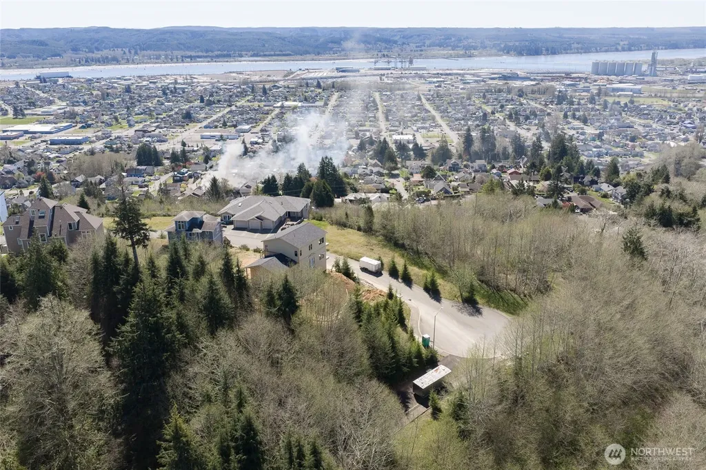 1131 Grays Pointe Lane Aberdeen WA 98520