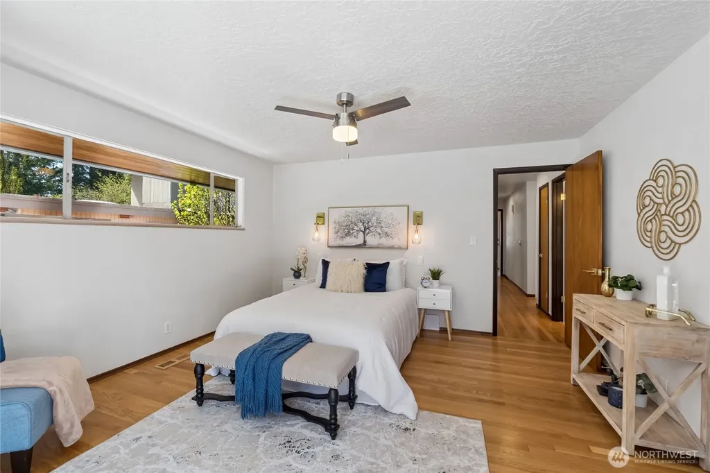 18832 1st Place SW Normandy Park WA 98166