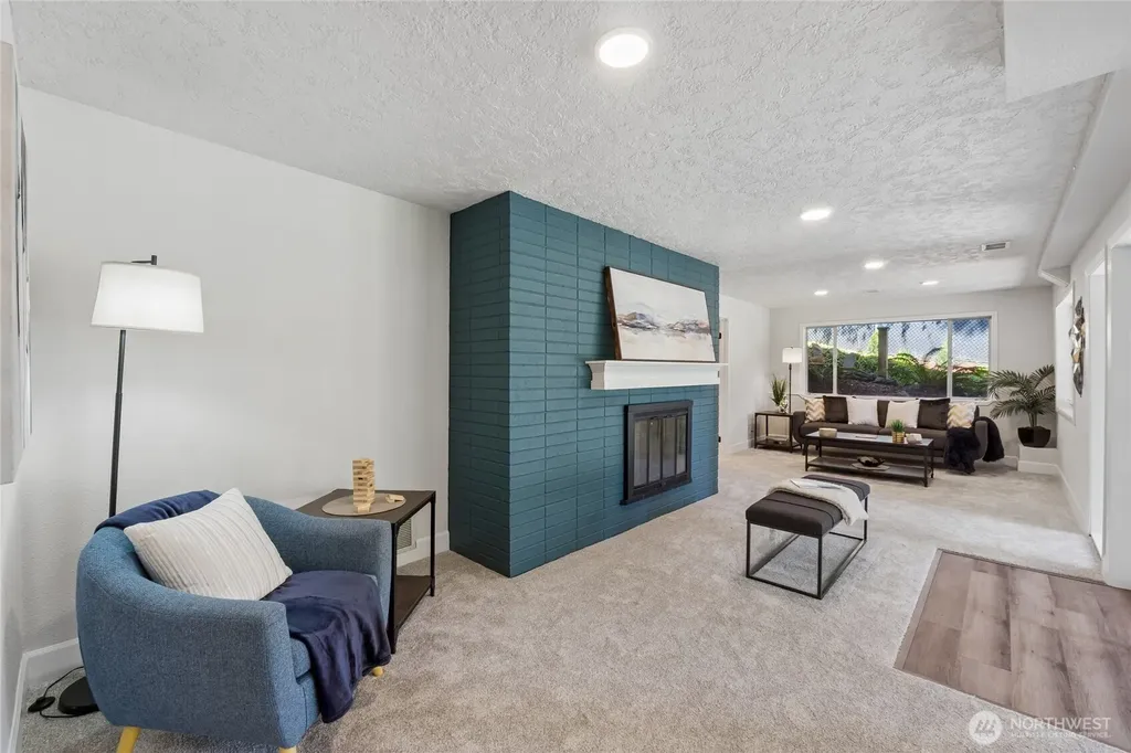 18832 1st Place SW Normandy Park WA 98166