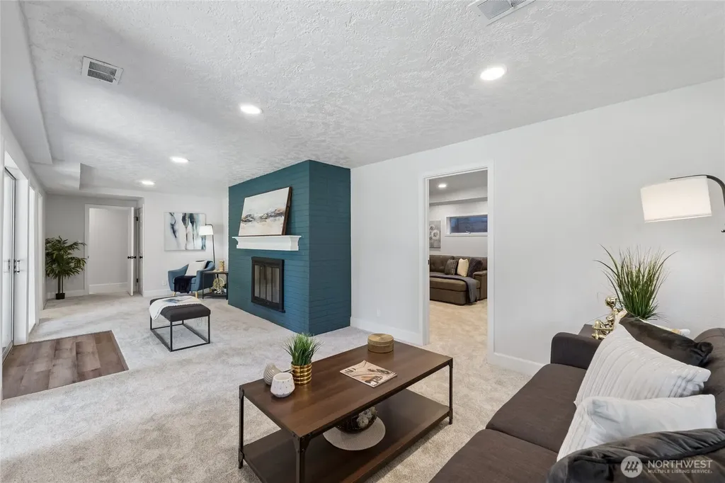 18832 1st Place SW Normandy Park WA 98166