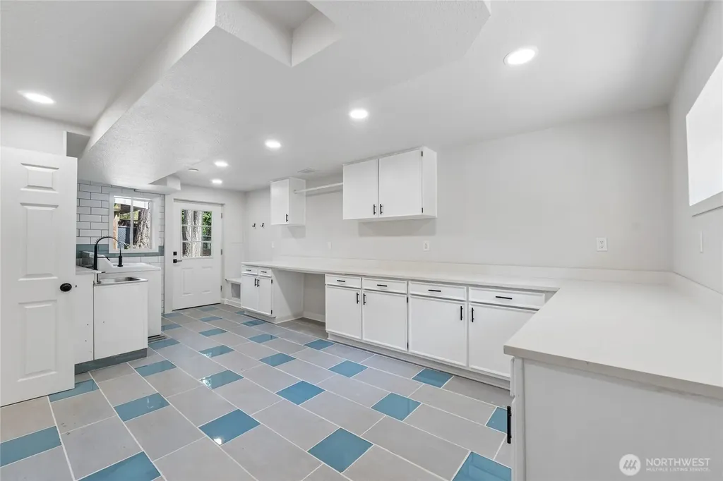 18832 1st Place SW Normandy Park WA 98166