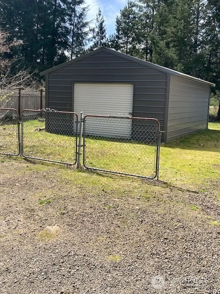 301 N Chinook Drive Hoodsport WA 98548