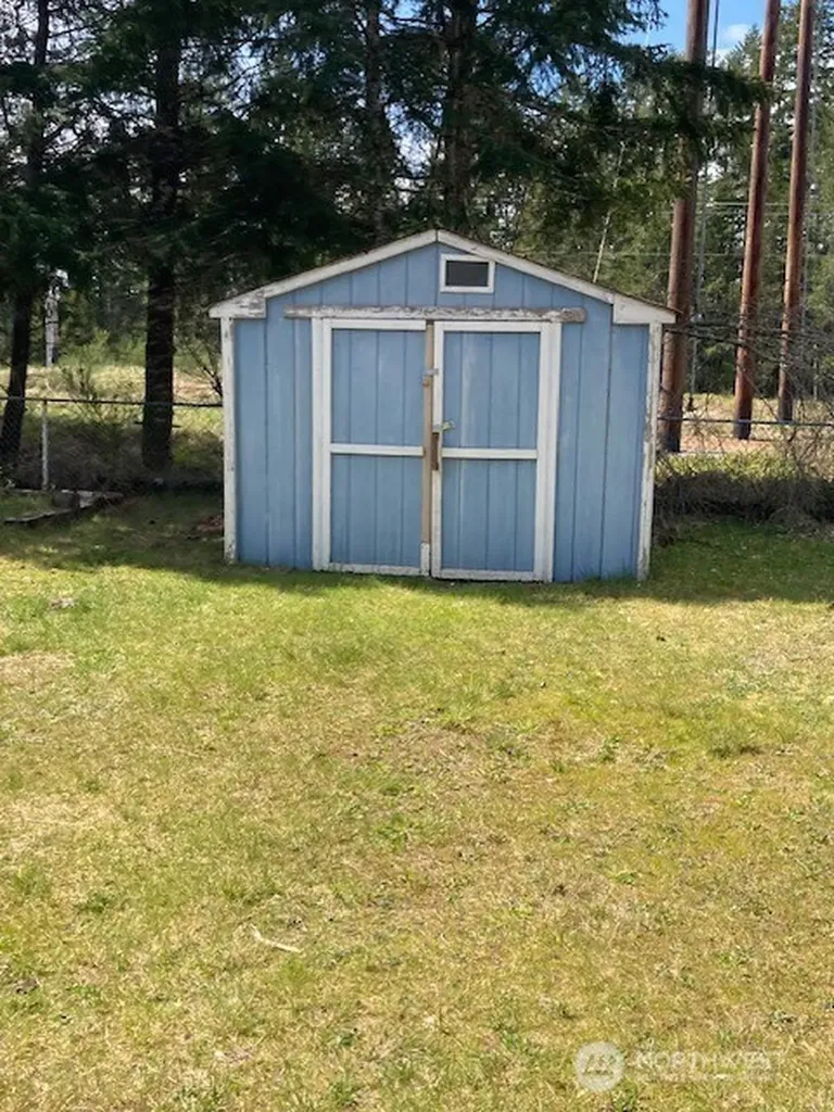 301 N Chinook Drive Hoodsport WA 98548