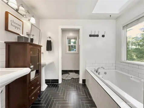 4017 239th Place SE Sammamish WA 98029