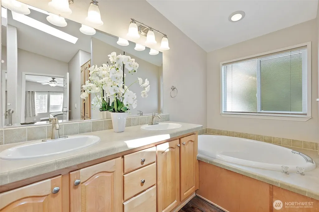 21819 SE 275th Place Maple Valley WA 98038