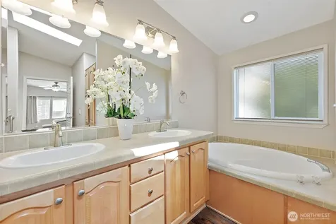 21819 SE 275th Place Maple Valley WA 98038