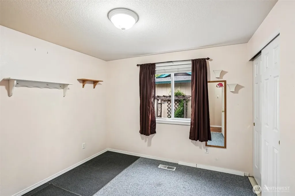 308 SE 9th Street Battle Ground WA 98604
