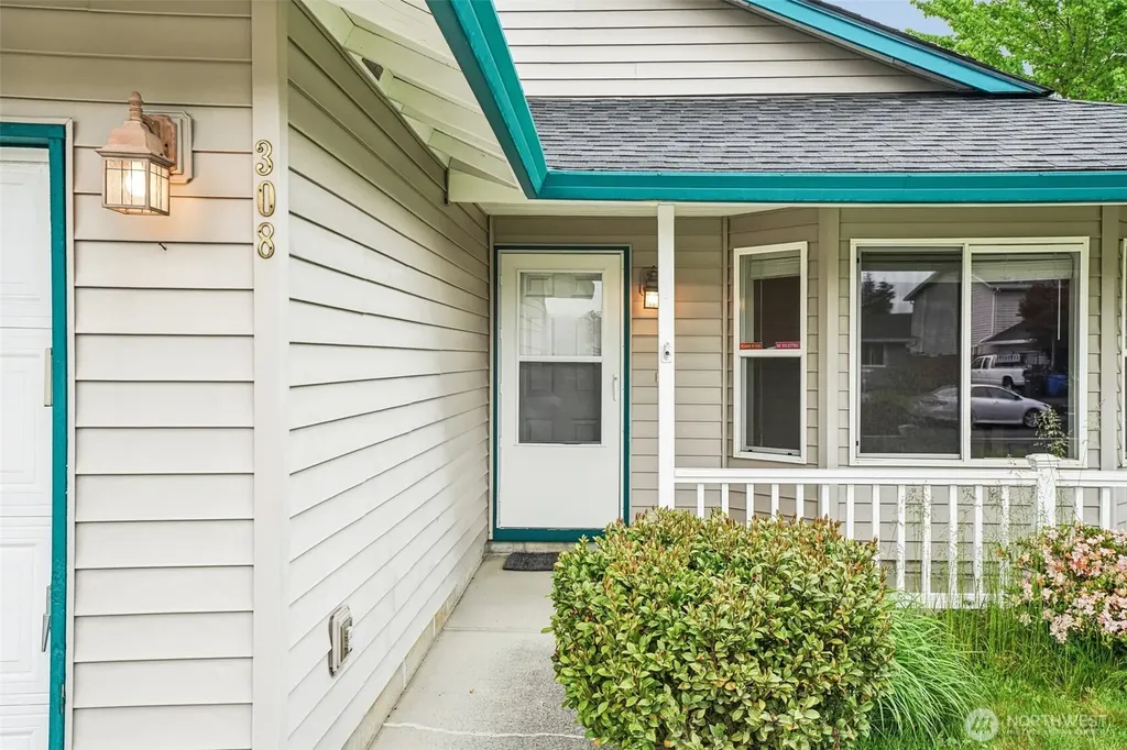 308 SE 9th Street Battle Ground WA 98604