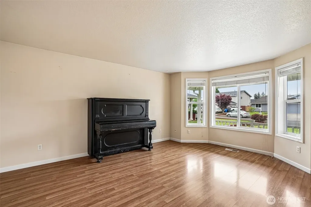 308 SE 9th Street Battle Ground WA 98604
