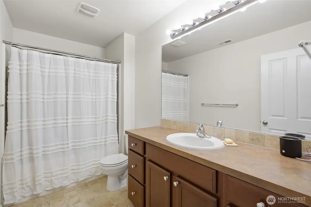 4804 Lambskin Street SW Tumwater WA 98512